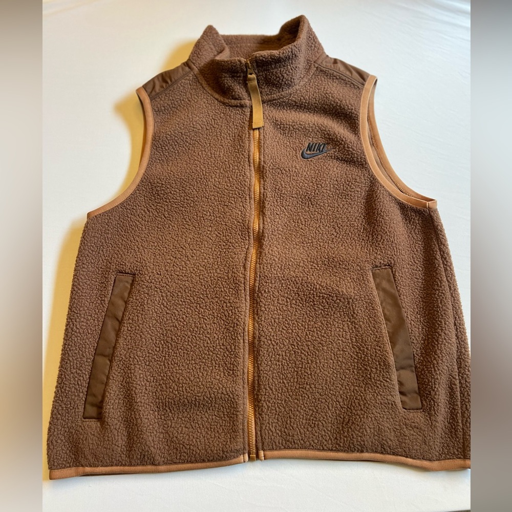 Nike Women’s Chocolate Brown Fleece Vest